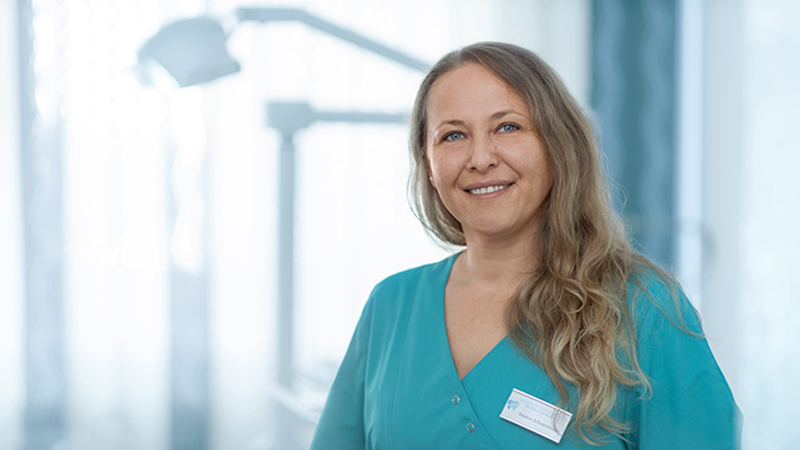 01_Frau_Yvonne_Schwaymaier_AWO9397_800x400